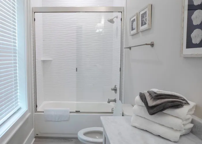 Saltwater Pearl At Pelican Place - Heated Pool & Gulf Views, Across Street Holiday home *