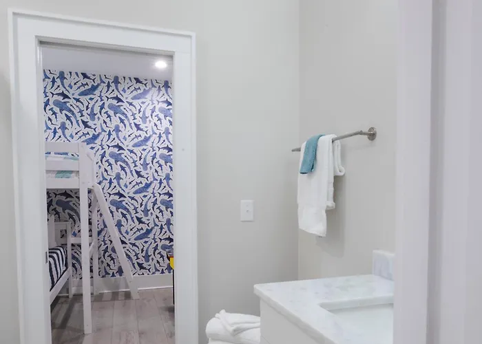 Holiday home Saltwater Pearl At Pelican Place - Heated Pool & Gulf Views, Across Street *