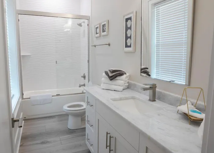 Saltwater Pearl At Pelican Place - Heated Pool & Gulf Views, Across Street Holiday home Gulf Shores