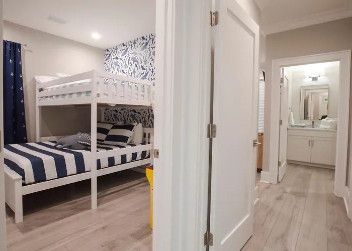 Holiday home Saltwater Pearl At Pelican Place - Heated Pool & Gulf Views, Across Street *